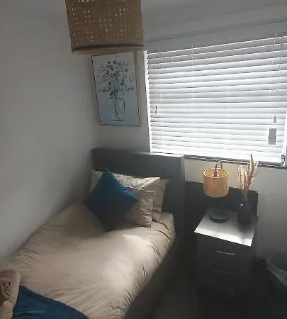 6-Min Walk To New Cross Parking Long Stay Discounts Wolverhampton Exterior photo