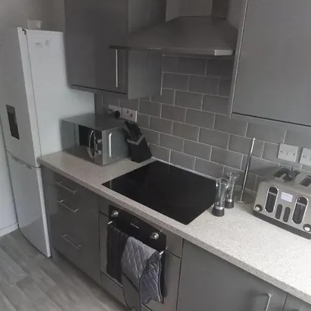 6-Min Walk To New Cross Parking Long Stay Discounts Wolverhampton Exterior photo