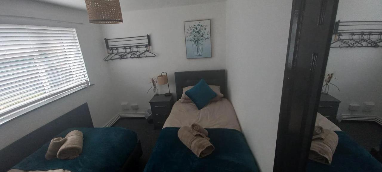 6-min Walk To New Cross Parking Long Discounts *