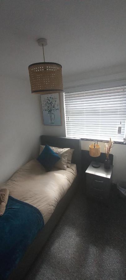 6-min Walk To New Cross Parking Long Discounts * Wolverhampton
