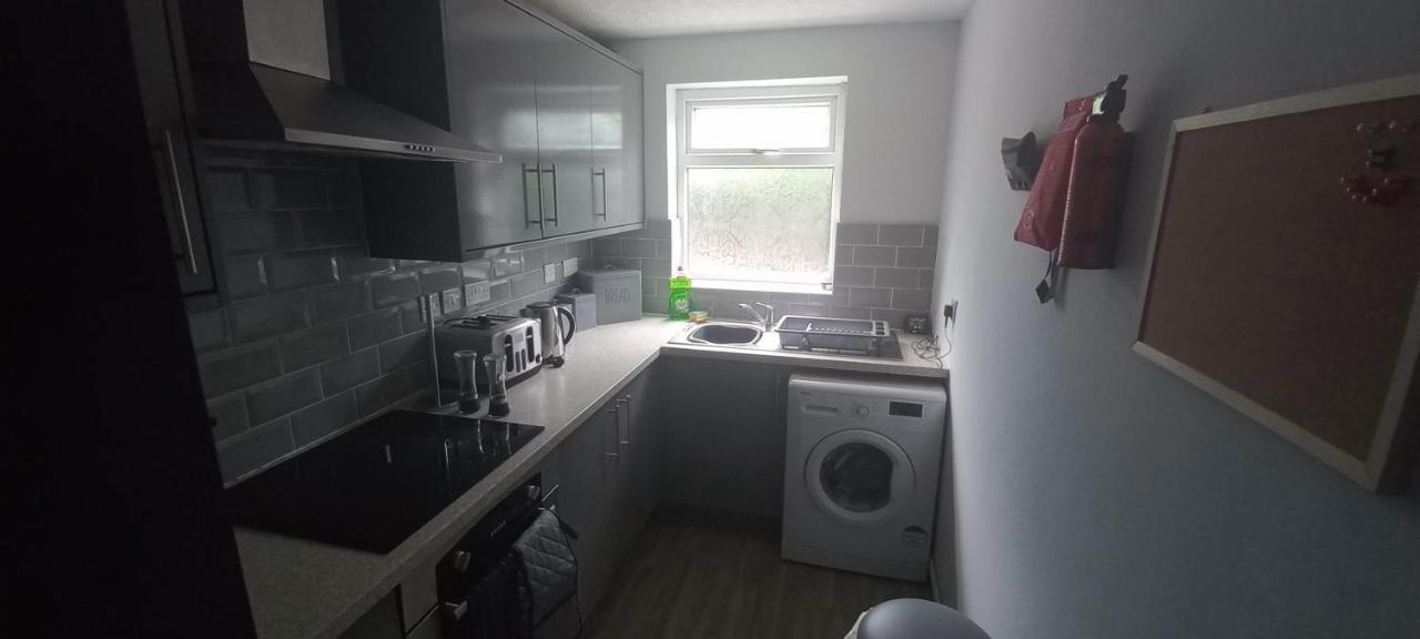 6-min Walk To New Cross Parking Long Discounts Apartment Wolverhampton