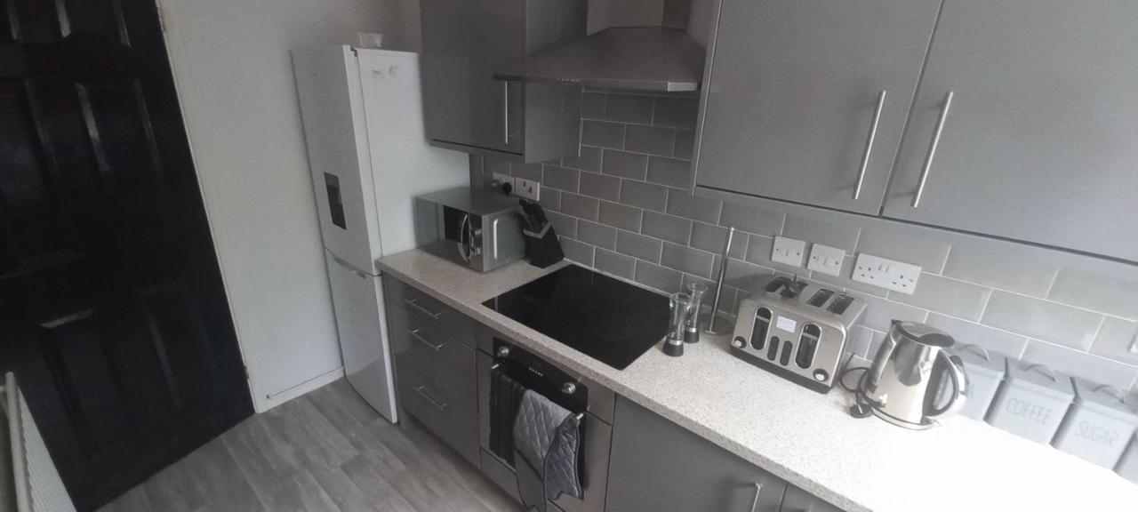 6-min Walk To New Cross Parking Long Discounts Wolverhampton
